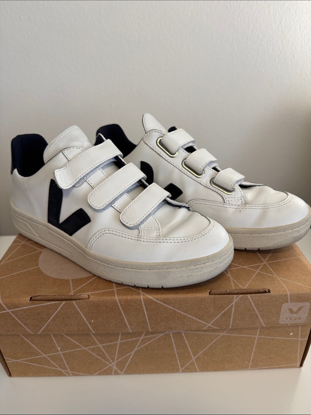Veja Velcro Sneakers